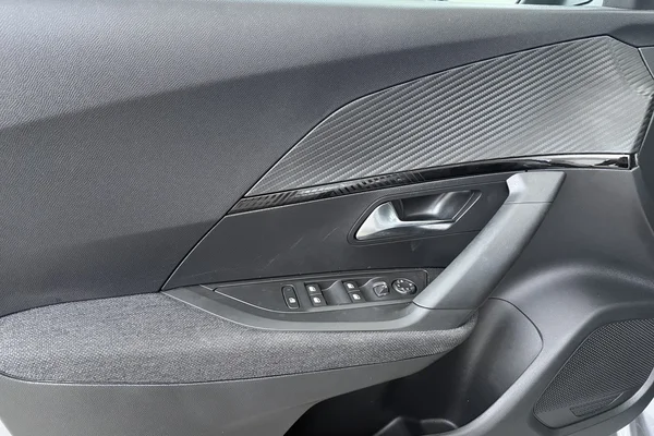 Peugeot 2008 (2025) — foto 8 van 16