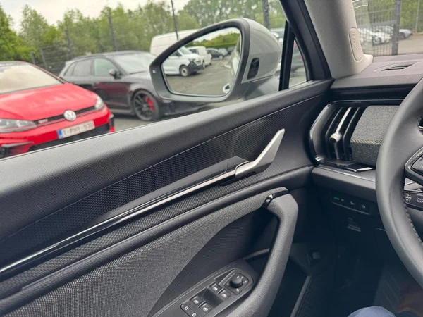 SKODA Kodiaq (2025) — foto 7 van 24