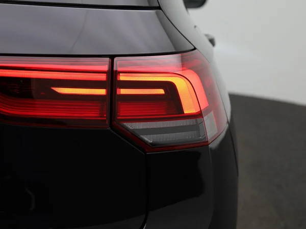 Volkswagen Golf (2022) — foto 35 van 45