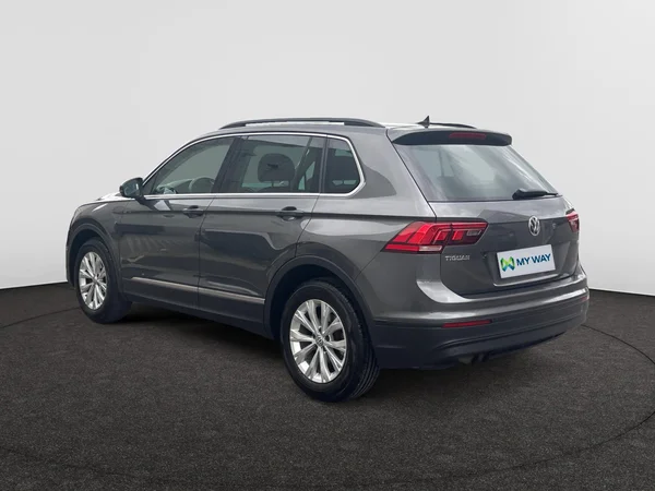 VOLKSWAGEN Tiguan (2016) — foto 11 van 18