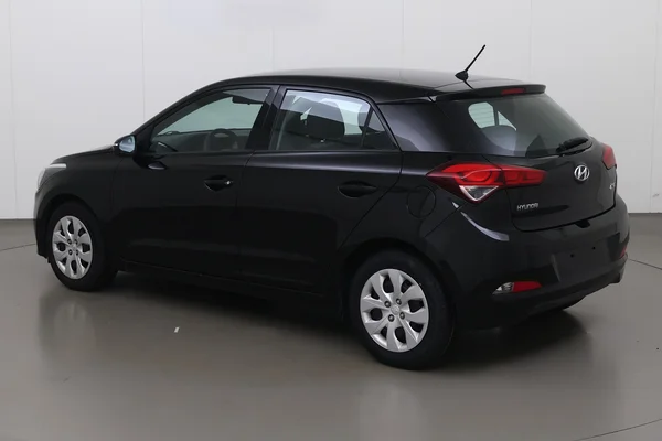 Hyundai i20 (2017) — foto 10 van 16