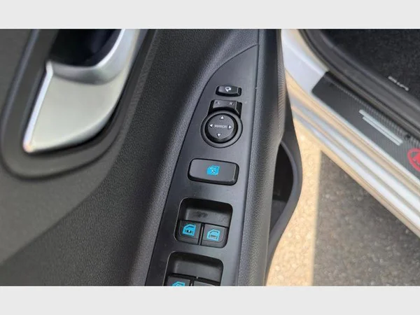 Kia RIO (2022) — foto 14 van 24