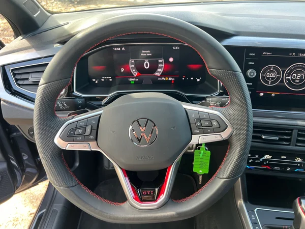VOLKSWAGEN Polo GTI (2024) — foto 16 van 24
