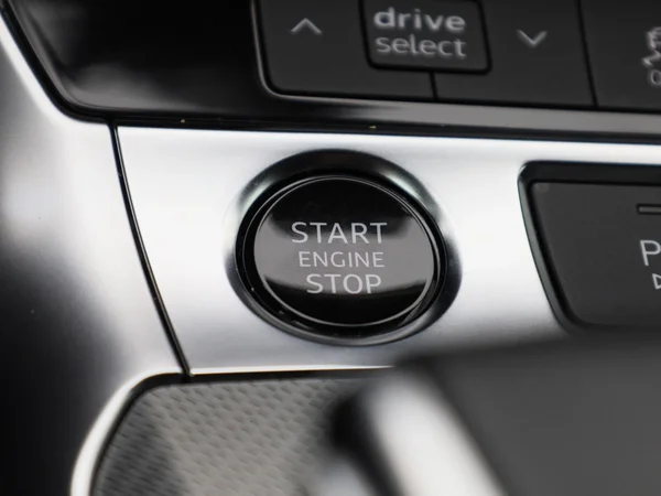 Audi A6 (2022) — foto 18 van 45