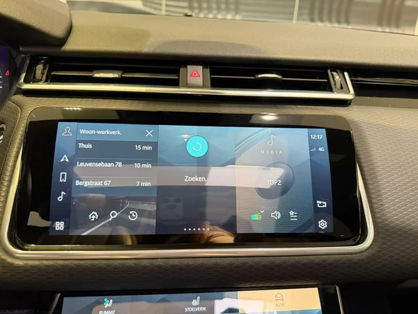 Land Rover Range Rover Velar (2021) — foto 9 van 28