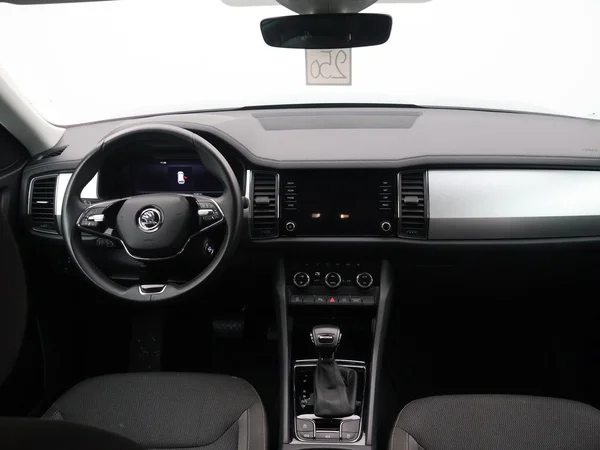 SKODA Kodiaq (2023) — foto 7 van 32