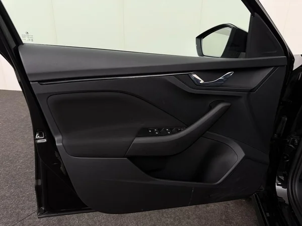 SKODA Kamiq (2025) — foto 7 van 18
