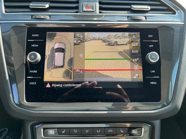 VOLKSWAGEN Tiguan Dsl (2018) — foto 21 van 22