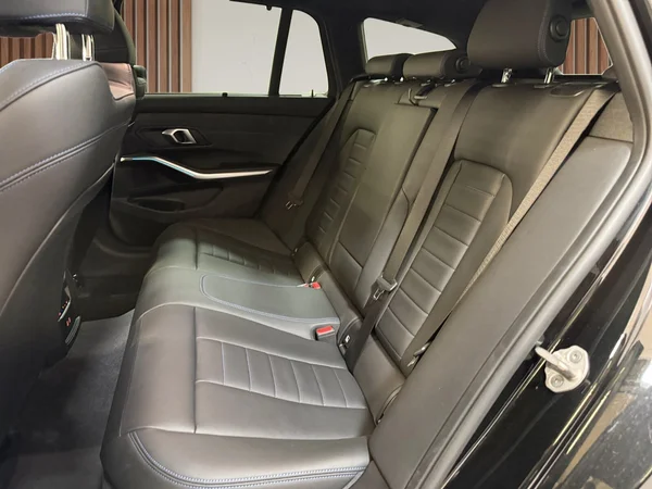 BMW 330 (2025) — foto 19 van 30