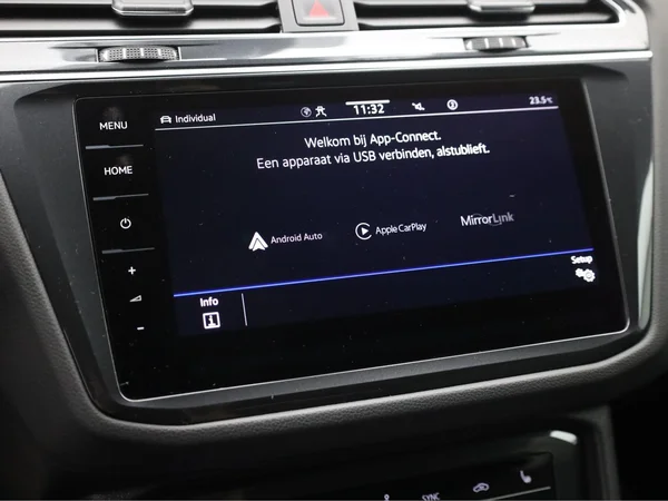 VOLKSWAGEN Tiguan (2023) — foto 11 van 23