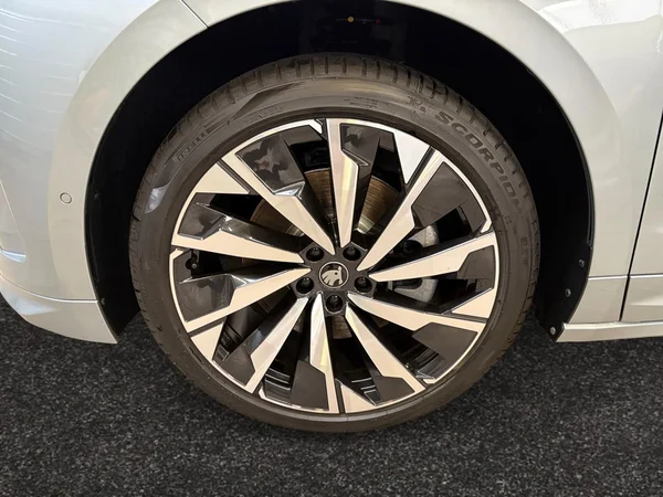 SKODA Enyaq Coupé (2026) — foto 12 van 15