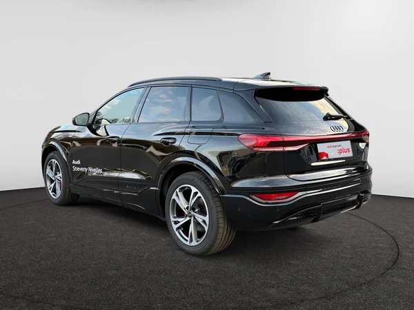 AUDI Q6 e-tron (2026) — foto 9 van 16