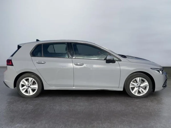 VOLKSWAGEN Golf VIII (2021) — foto 26 van 27