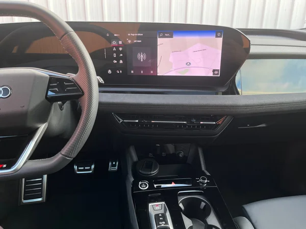 AUDI Q6 e-tron (2024) — foto 4 van 20