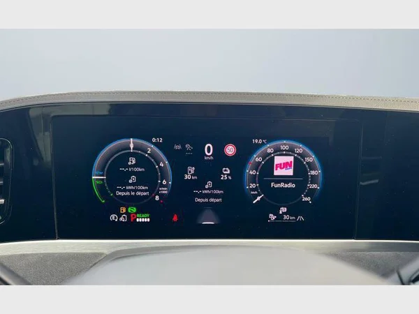 Volkswagen Passat Variant eHybrid (2026) — foto 2 van 24