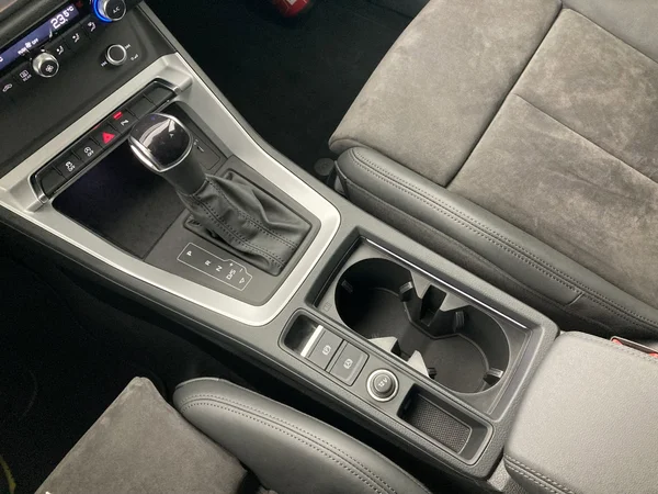 AUDI Q3 (2022) — foto 8 van 28