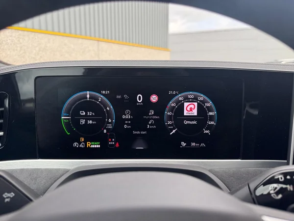 VOLKSWAGEN Passat Variant eHybrid (PHEV) (2026) — foto 15 van 18