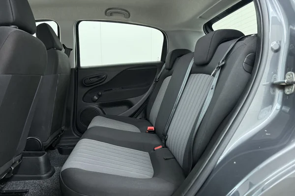 Fiat Punto (2017) — foto 38 van 39