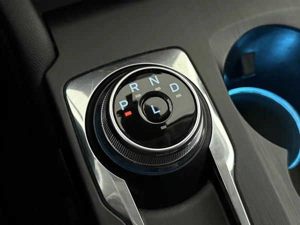 FORD Kuga (2023) — foto 4 van 34