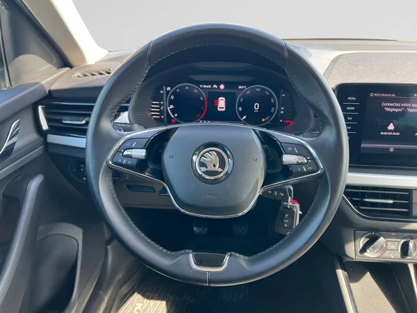SKODA Kamiq (2023) — foto 16 van 18
