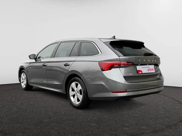 SKODA Octavia Combi (2024) — foto 18 van 24