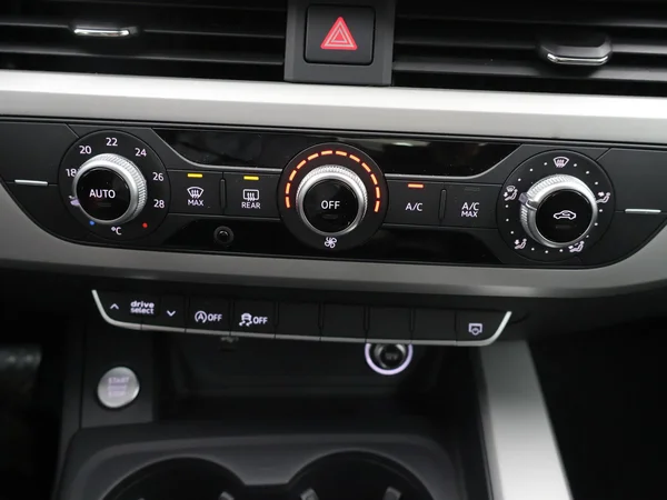 AUDI A4 (2020) — foto 15 van 25