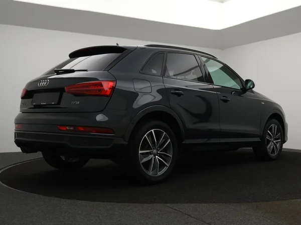 AUDI Q3 (2018) — foto 12 van 29