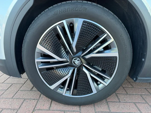 SKODA Elroq (2025) — foto 8 van 18