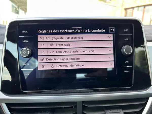 VOLKSWAGEN T-Roc Cabriolet (2023) — foto 26 van 38