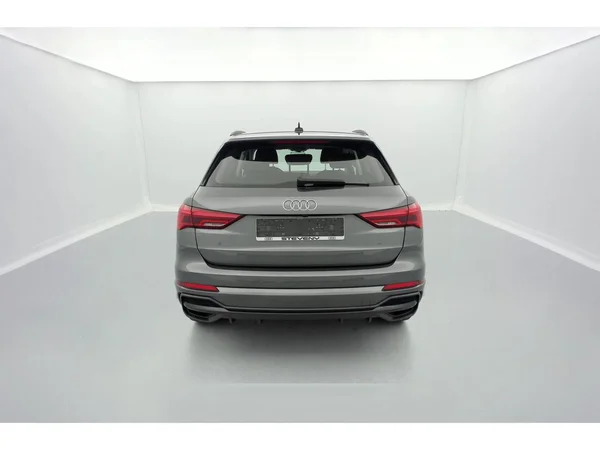 AUDI Q3 PHEV (2022) — foto 24 van 36