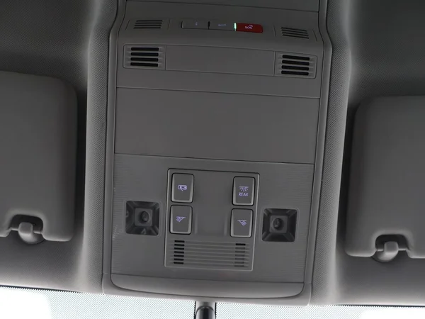 VOLKSWAGEN Touran (2022) — foto 20 van 29