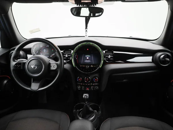 MINI One (2022) — foto 28 van 39