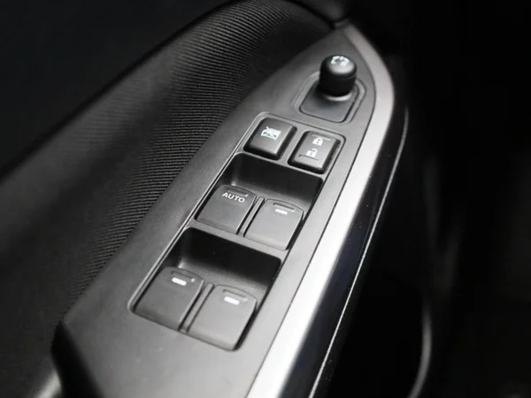 Suzuki Grand Vitara (2023) — foto 26 van 39