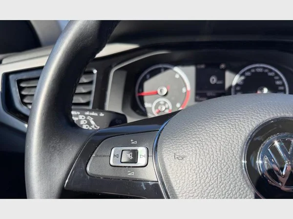 Volkswagen Polo (2018) — foto 15 van 29