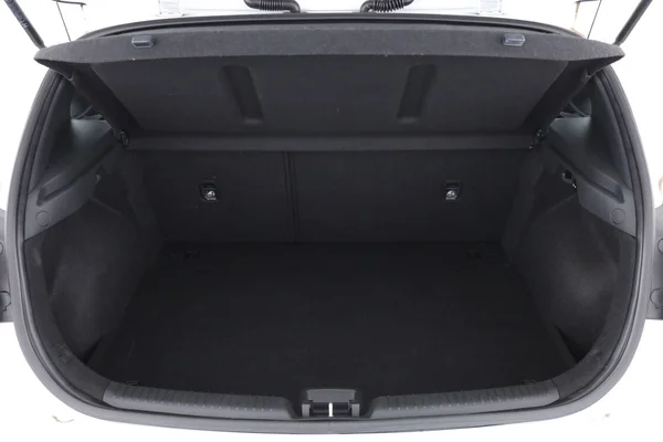 Hyundai i30 (2023) — foto 8 van 16