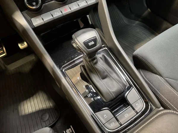 SKODA Karoq (2021) — foto 24 van 33