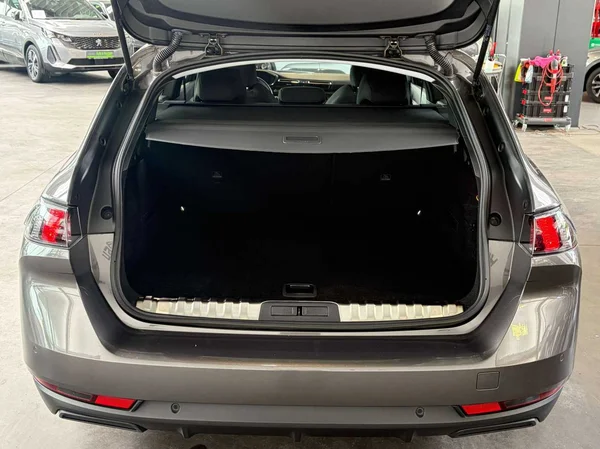 Peugeot 508 SW (2021) — foto 15 van 19