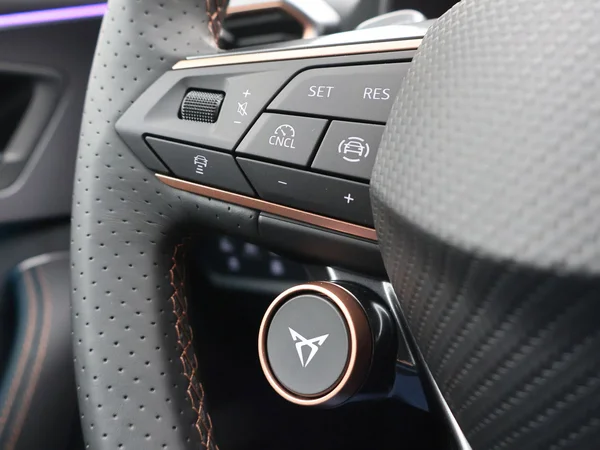 CUPRA Leon (2025) — foto 7 van 23