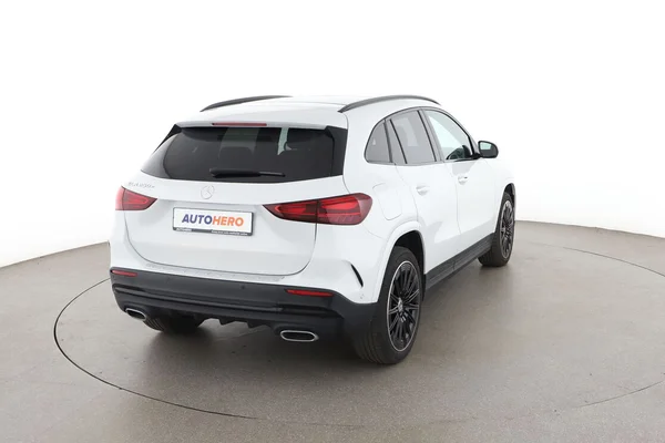 Mercedes-Benz GLA-Klasse (2024) — foto 12 van 16