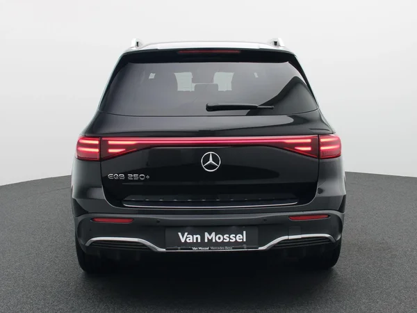 Mercedes-Benz EQB (2026) — foto 29 van 33