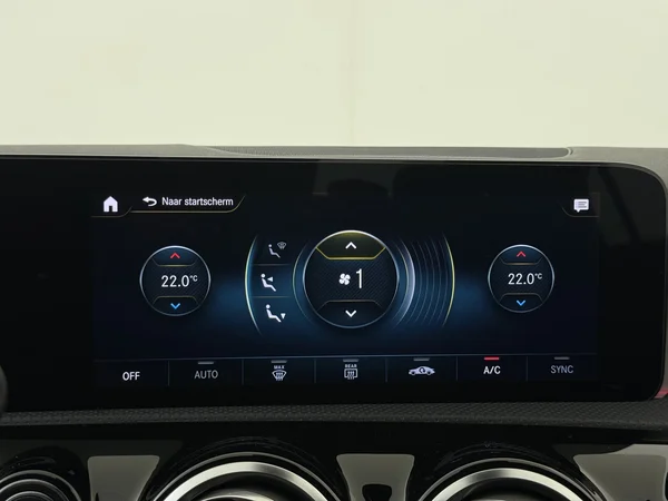 MERCEDES CLA 180 (2022) — foto 17 van 29