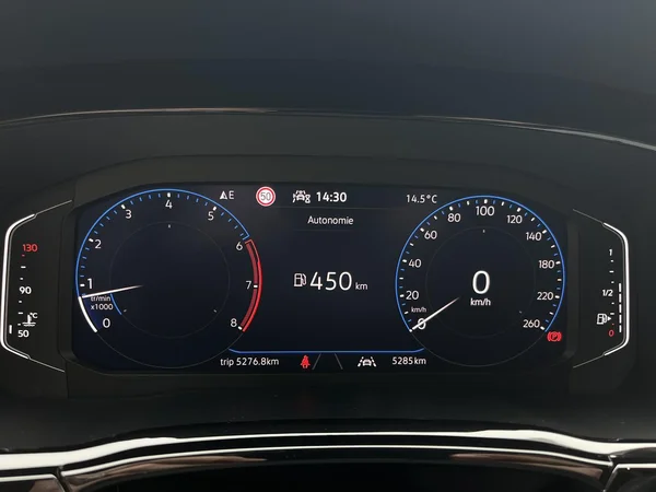VOLKSWAGEN Touran (2025) — foto 4 van 18