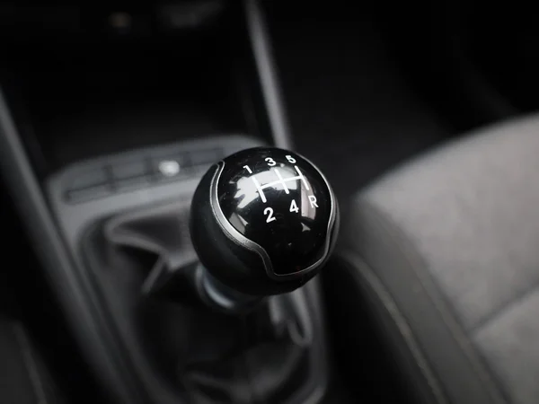 Kia Stonic (2023) — foto 18 van 34