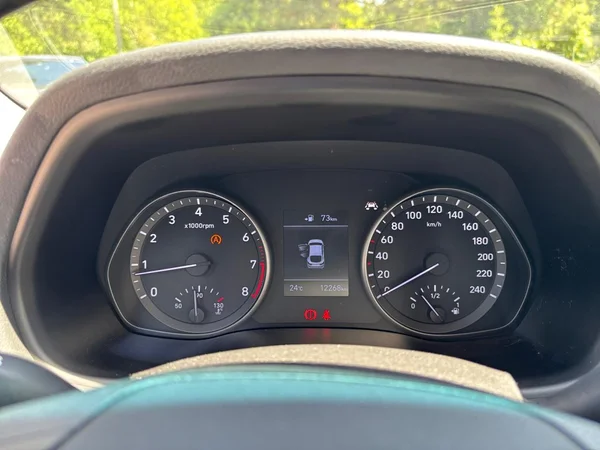 HYUNDAI i30 Fastback (2020) — foto 6 van 24