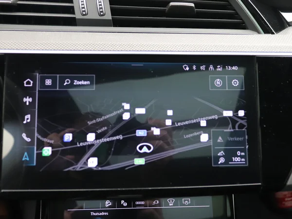 AUDI Q8 e-tron Sportback (2024) — foto 20 van 31