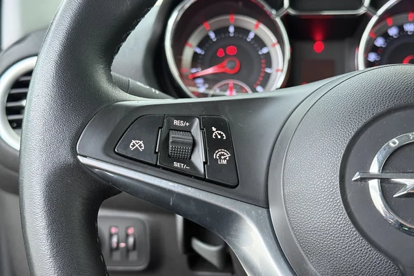 Opel Adam (2019) — foto 5 van 17