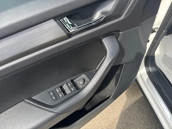 SKODA Kodiaq (2021) — foto 4 van 20
