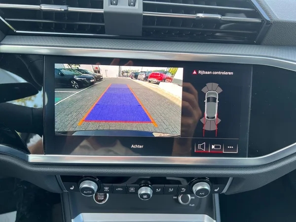 AUDI Q3 Sportback (2025) — foto 8 van 24