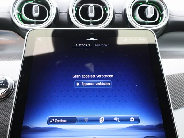 Mercedes-Benz GLC (2025) — foto 14 van 49