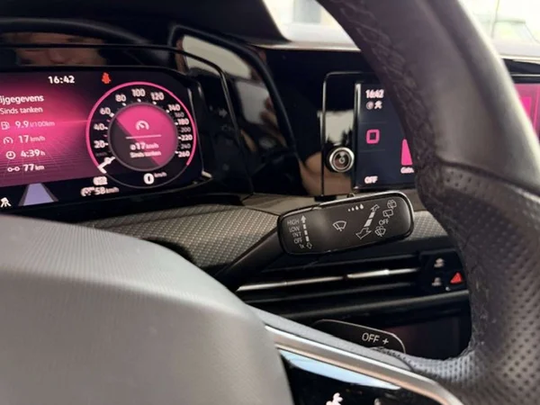Volkswagen Golf (2024) — foto 9 van 22
